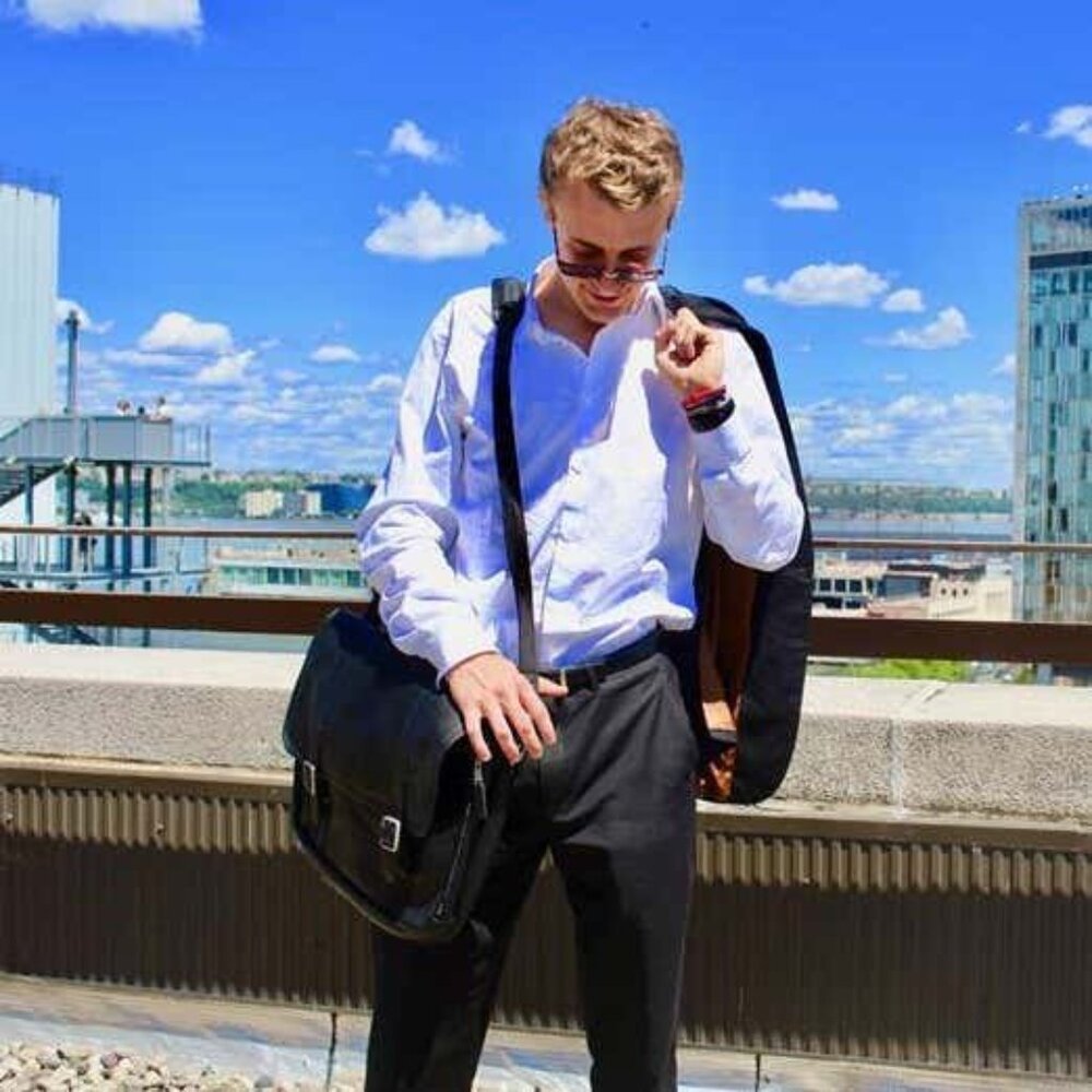 Adventurer Shoulder Bag (Cafe)